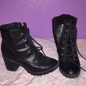 *CUTE BLACK COMBAT BOOTS** PLEASE BUY I NEED MONEY